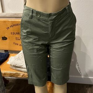 Bandolino Olive Green Capris